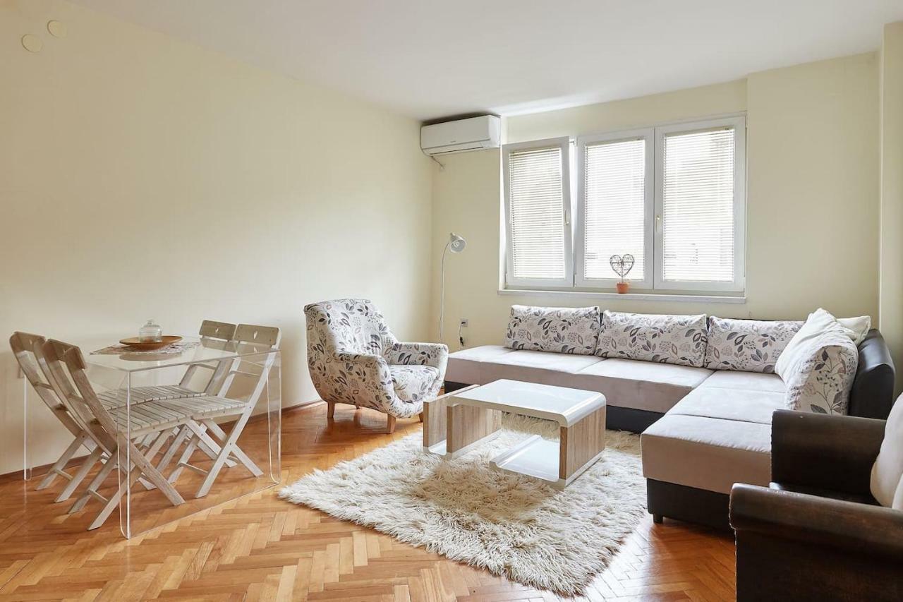 Square Vanilla Apartments Skopje Bagian luar foto