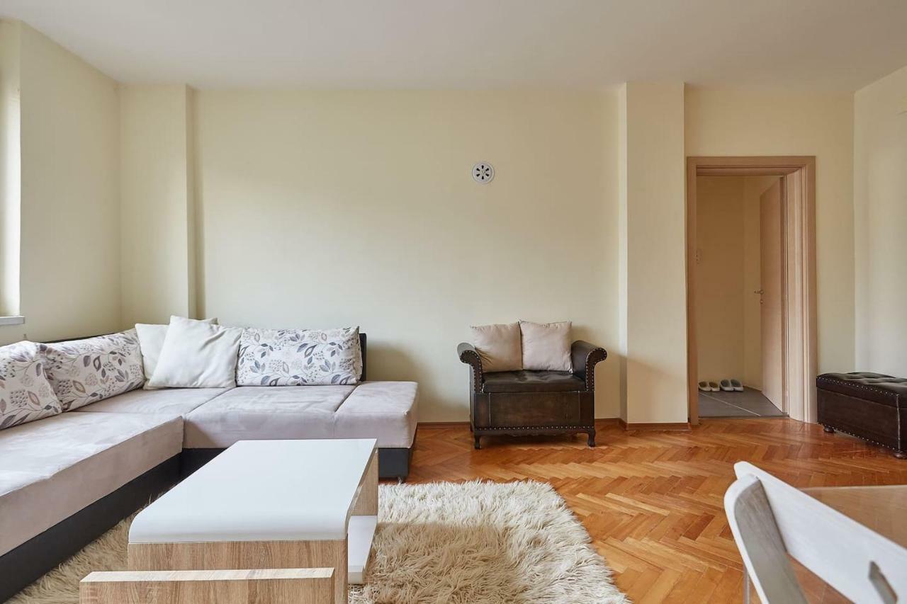 Square Vanilla Apartments Skopje Bagian luar foto